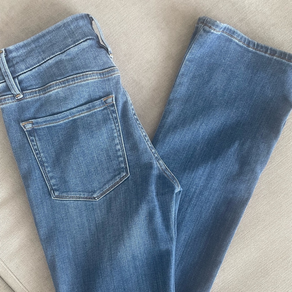 frame le mini boot jeans